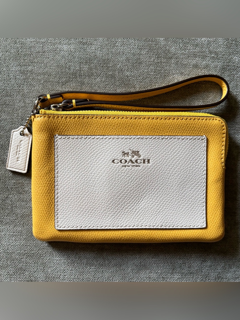 Coach Corner Zip Wristlet Colorblock Yellow White Leather 53142!